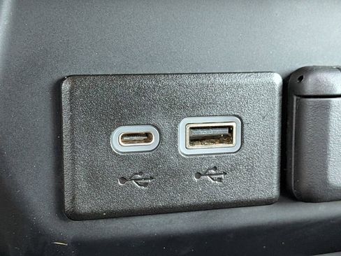 Used 2020 GMC Sierra 1500 AT4 w/ AT4 Premium Package image 23