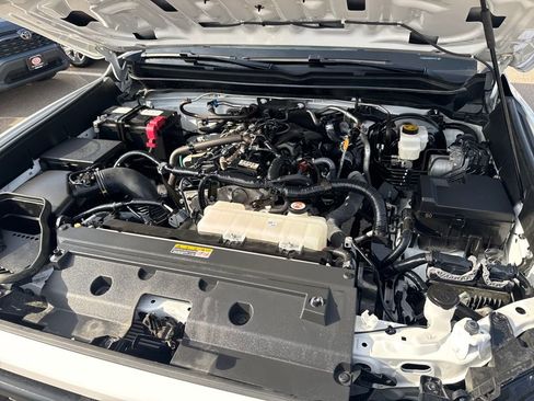 Used 2024 Toyota Tacoma TRD Off-Road image 43