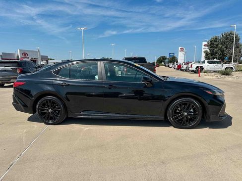 Used 2025 Toyota Camry SE w/ Convenience Package FWD image 2