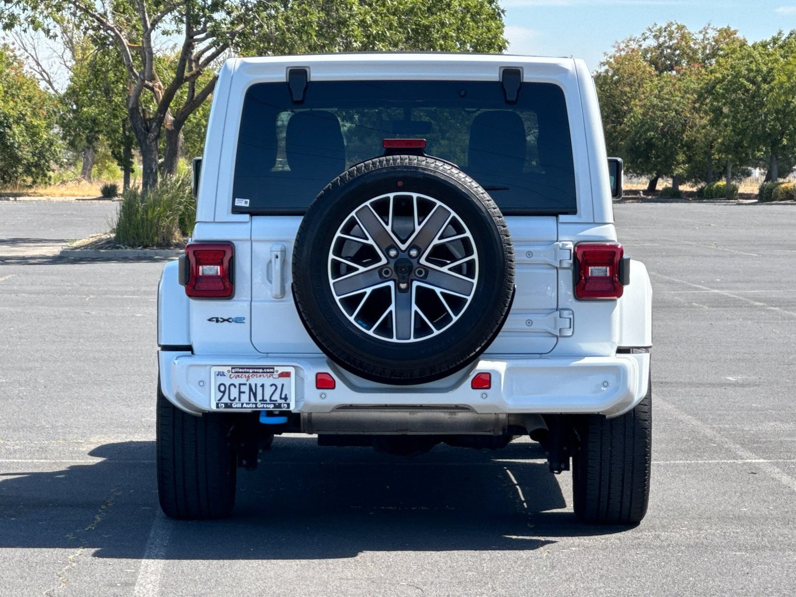 Used 2022 Jeep Wrangler Unlimited Sahara AWD/4WD image 5