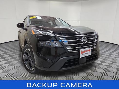 Used 2024 Nissan Rogue SV AWD/4WD image 2