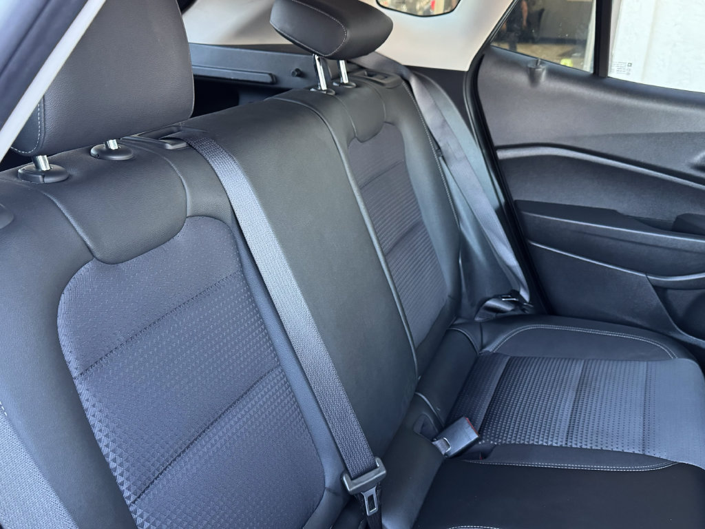 Used 2025 Chevrolet Trax LT FWD image 16
