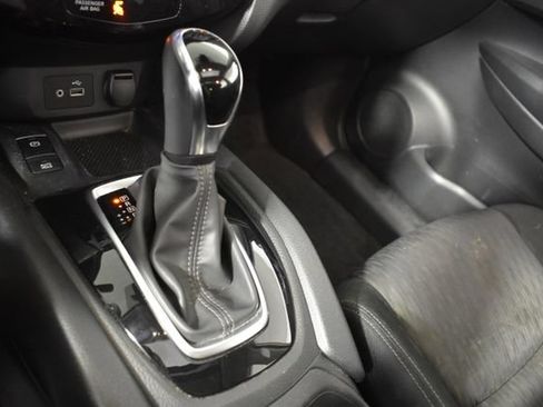 Used 2019 Nissan Rogue SV w/ Sun & Sound Touring Package AWD/4WD image 26
