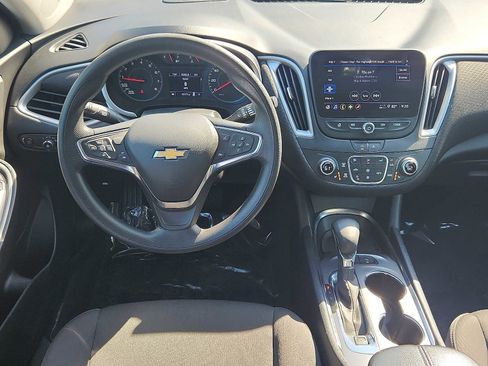 Used 2024 Chevrolet Malibu LT FWD image 11