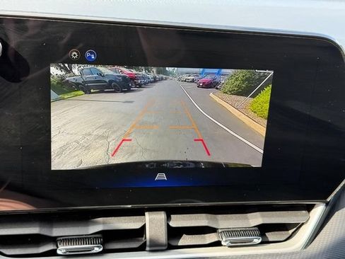 Used 2026 Chevrolet Equinox LT FWD image 22