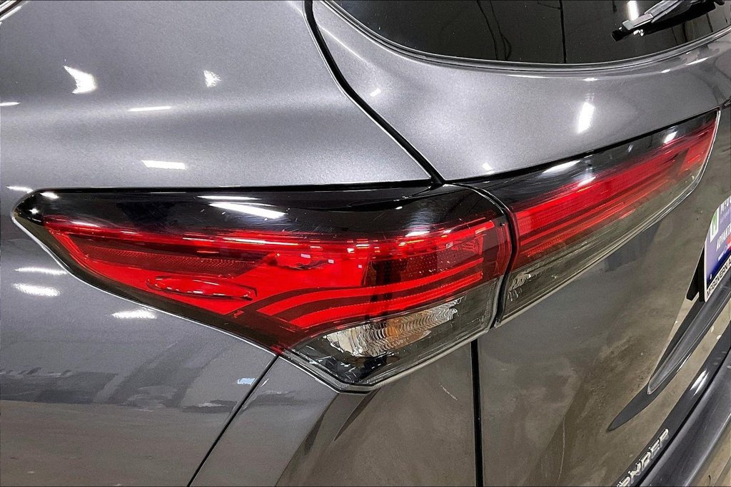 Used 2023 Toyota Highlander Limited AWD/4WD image 24