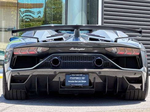 Used 2020 Lamborghini Aventador SVJ AWD/4WD image 7