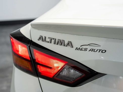 Used 2023 Nissan Altima 2.0 SR FWD image 11