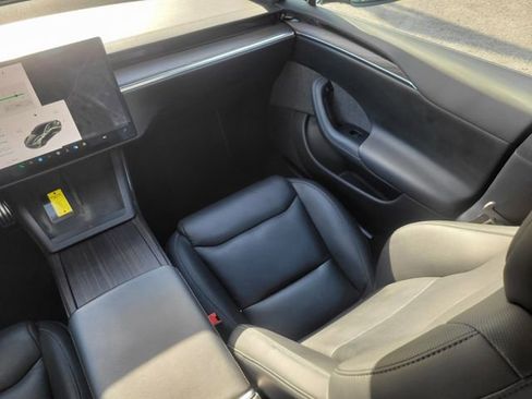 Used 2021 Tesla Model S Plaid image 17