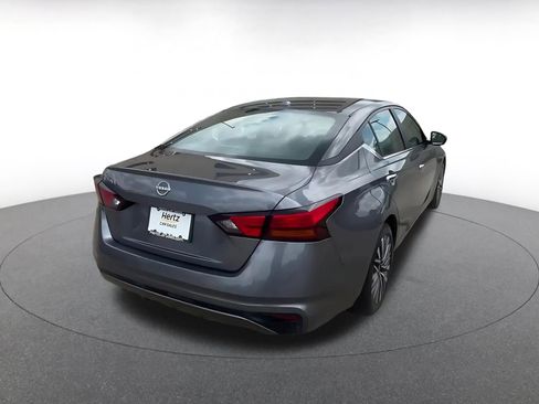 Used 2025 Nissan Altima 2.5 SV image 14