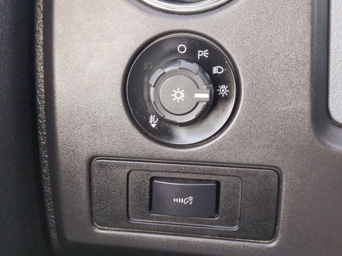 Used 2013 Ford F150 XLT w/ Luxury Equipment Group image 27