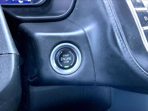 Used 2023 Chevrolet Suburban LT RWD image 35