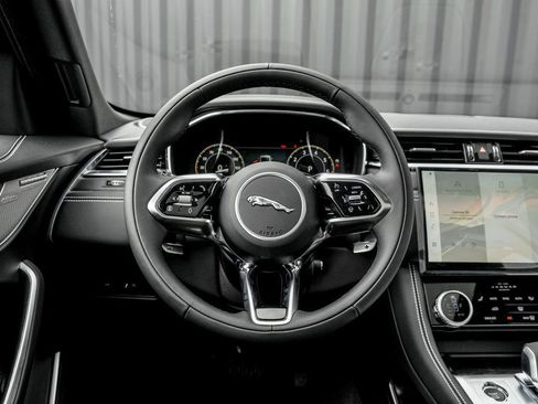 New 2026 Jaguar F-PACE R-Dynamic S image 18