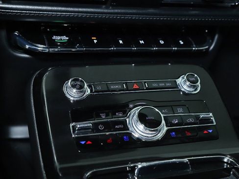 Used 2022 Lincoln Nautilus Reserve image 27