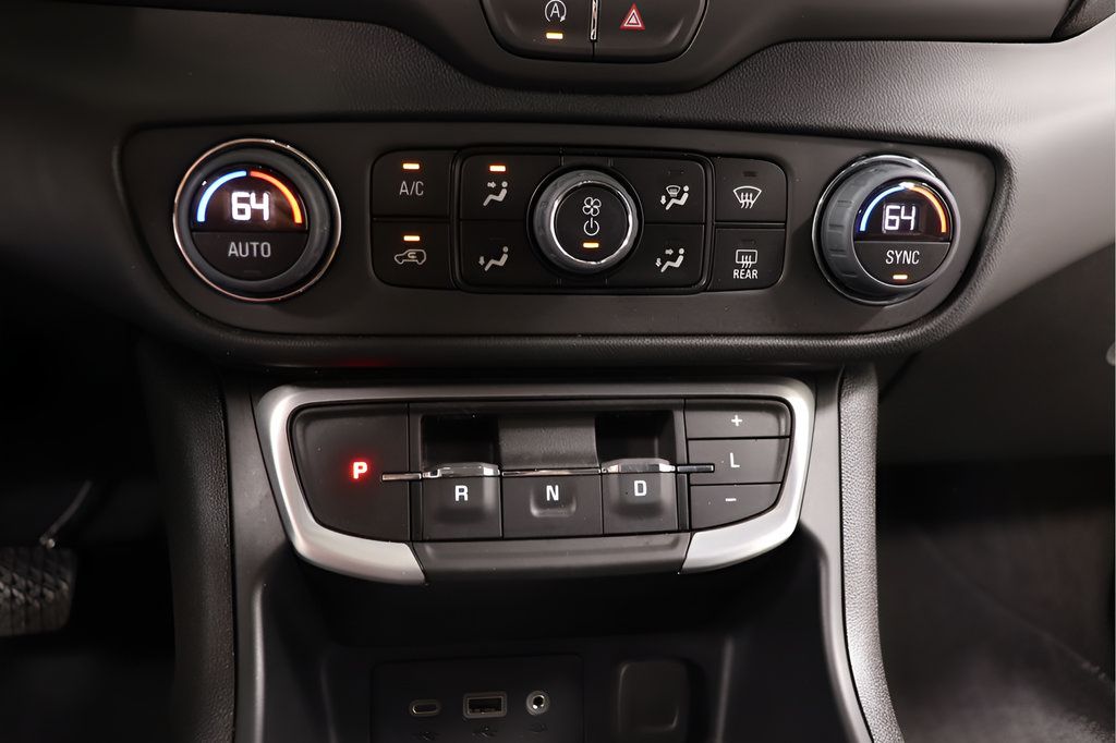 Used 2023 GMC Terrain SLE w/ Driver Convenience Package FWD image 10