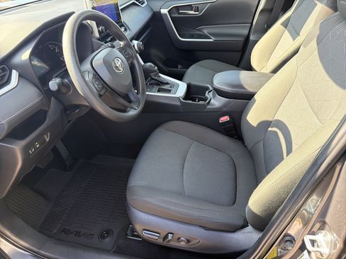 Certified 2025 Toyota RAV4 XLE FWD image 18