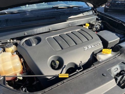 Used 2015 Dodge Journey R/T w/ Flexible Seating Group image 36