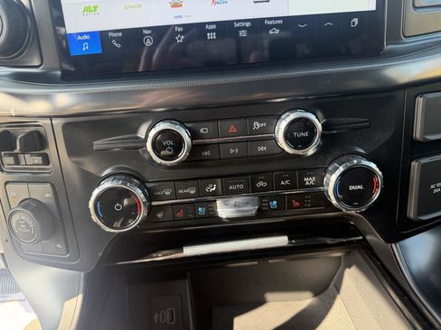 Used 2025 Ford F150 Lariat w/ Equipment Group 501A Mid image 21