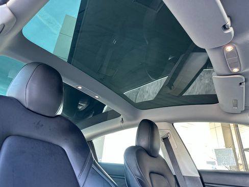 Used 2020 Tesla Model 3 Performance image 16