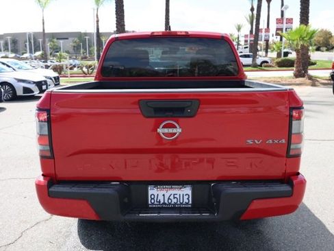 Used 2023 Nissan Frontier SV image 5