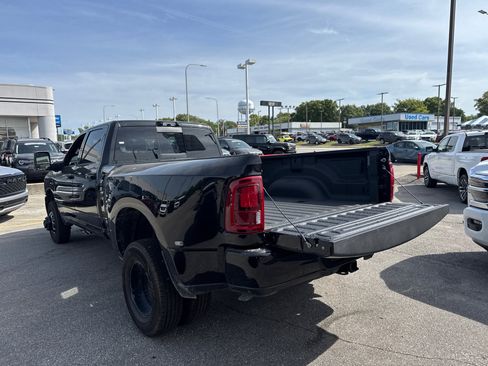 New 2025 RAM 3500 Laramie w/ Night Edition AWD/4WD image 19