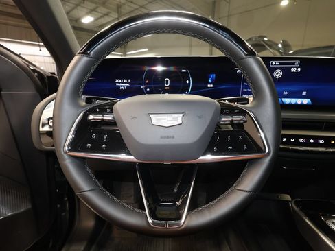 Certified 2025 Cadillac Lyriq Luxury AWD/4WD image 10