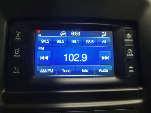 Used 2015 Chrysler 200 Limited FWD image 25