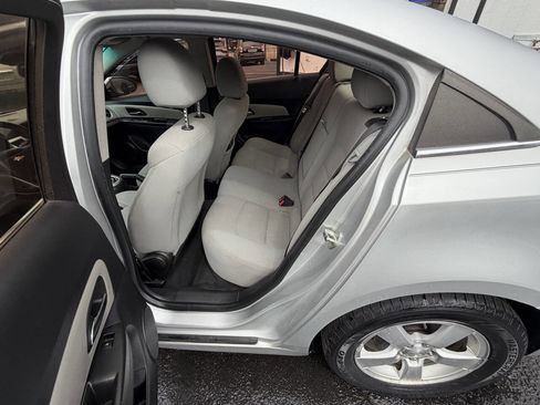 Used 2012 Chevrolet Cruze LT image 19
