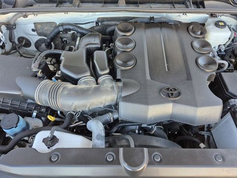 Used 2024 Toyota 4Runner SR5 AWD/4WD image 16