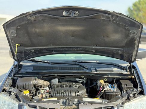 Used 2010 Chrysler Town & Country Touring image 25