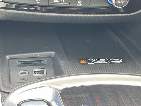 Used 2022 Buick Enclave Essence w/ Experience Buick Package image 26