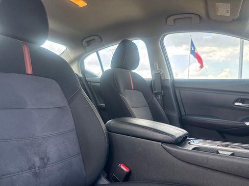Certified 2025 Nissan Sentra SR FWD image 29