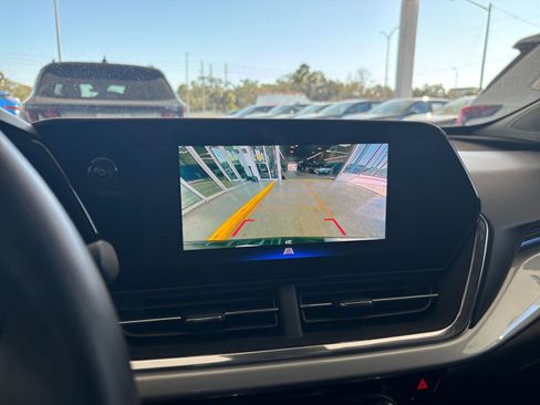 Used 2025 Chevrolet Trax LT w/ LT Convenience Package image 24