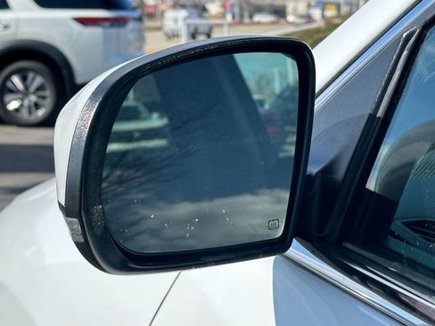 Used 2015 Jeep Cherokee Limited image 13