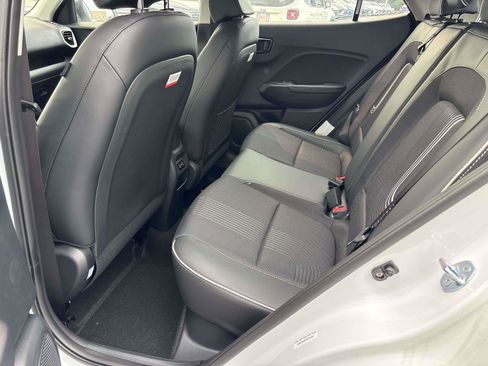 Used 2026 Hyundai Venue SEL FWD image 9