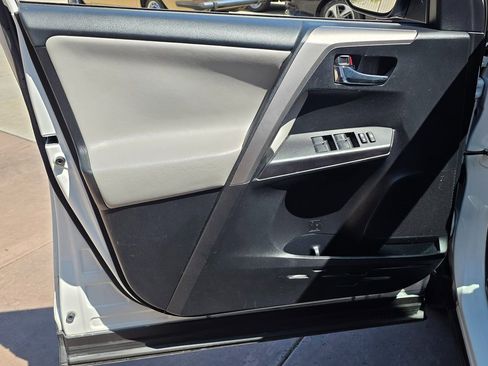 Used 2016 Toyota RAV4 XLE image 28