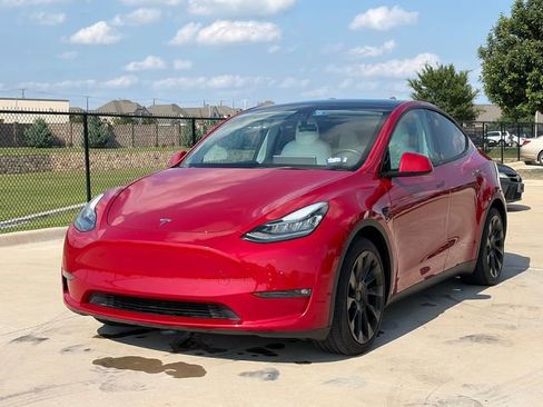 Used 2022 Tesla Model Y Long Range AWD/4WD image 3