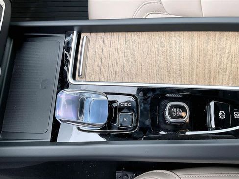 New 2026 Volvo XC60 T8 Plus w/ Protection Package Premier image 10