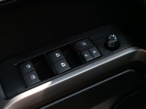 Used 2023 Toyota Tacoma TRD Off-Road AWD/4WD image 19