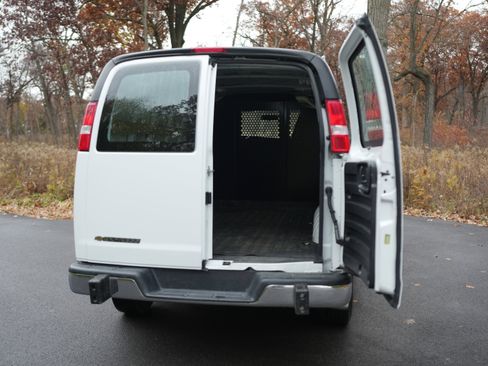Used 2023 Chevrolet Express 2500 w/ Driver Convenience Package image 7