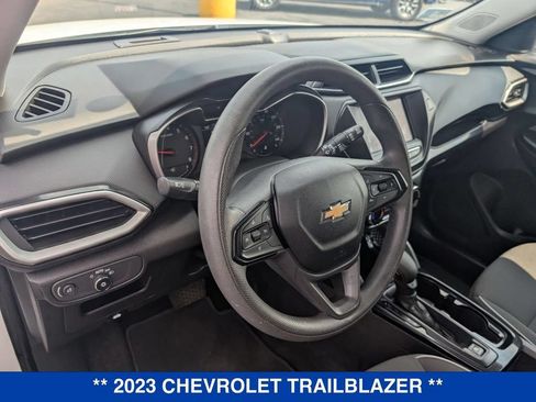 Used 2023 Chevrolet TrailBlazer LS FWD image 13