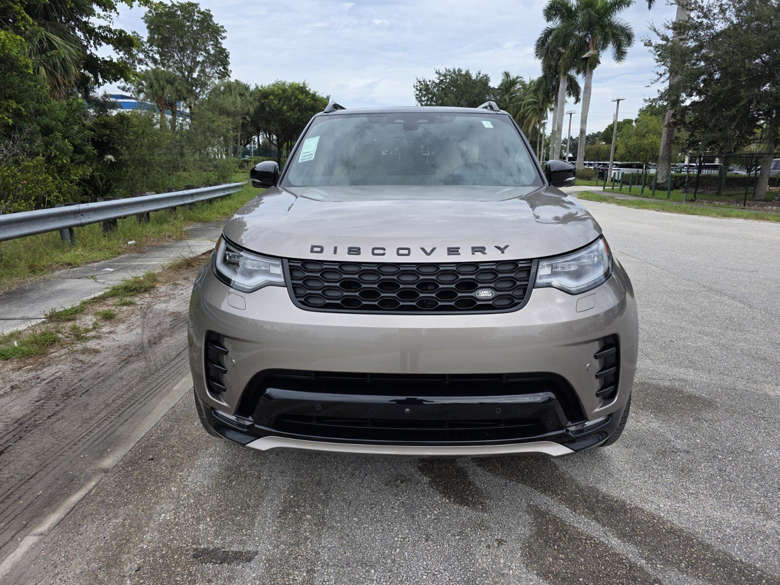New 2026 Land Rover Discovery Dynamic SE AWD/4WD image 8