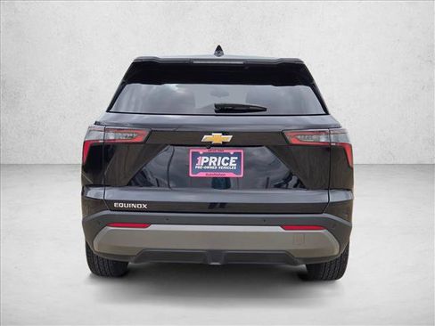 Used 2025 Chevrolet Equinox LT FWD image 7