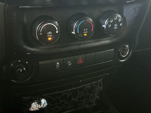 Used 2016 Jeep Wrangler Unlimited Sport w/ Quick Order Package 24S image 18