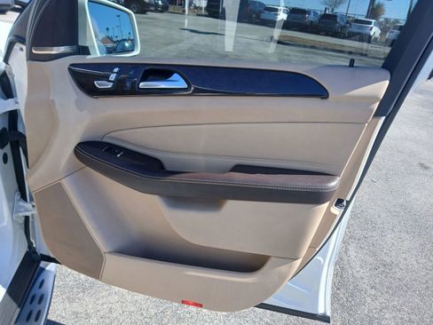 Used 2016 Mercedes-Benz GLE 350 GLE 350 Sport Utility 4D image 16