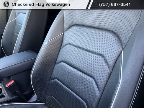Used 2023 Volkswagen Tiguan SEL R-Line image 21