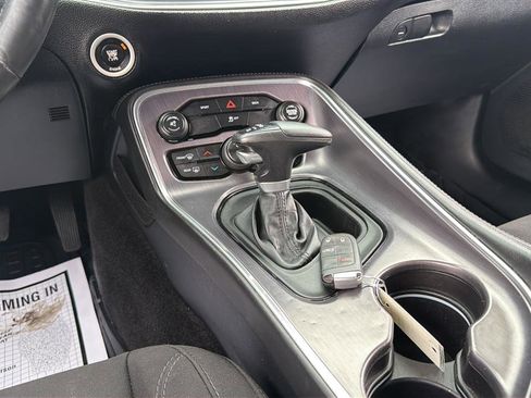 Used 2016 Dodge Challenger SXT RWD image 22