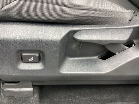 Used 2024 Toyota Tacoma TRD Off-Road image 16