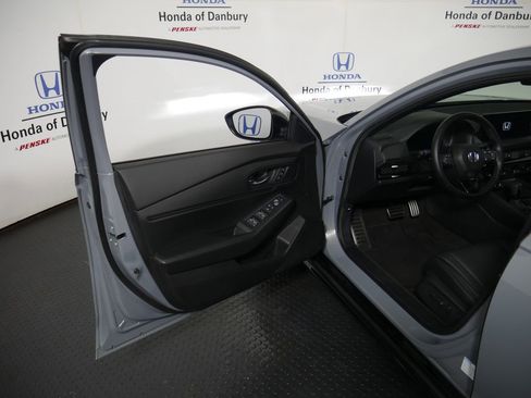 Used 2024 Honda Accord Sport image 9