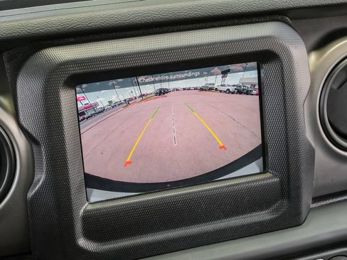 Used 2021 Jeep Wrangler Unlimited Sport AWD/4WD image 31